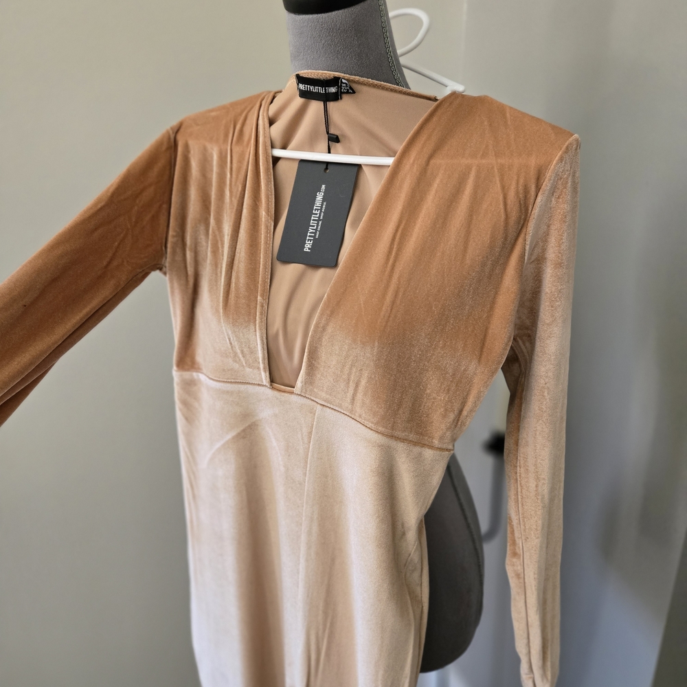 PrettyLittleThing Peach Velvet Dress Size 6 NWT - Picture 2 of 7